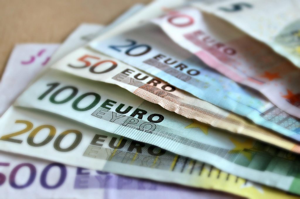 banque centrale europeene augmentation taux directeur subite