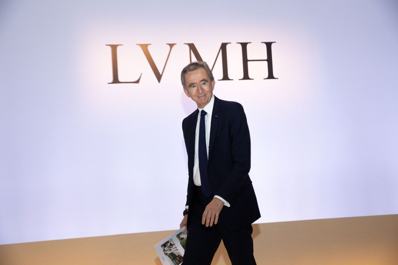 bernard arnault lvmh holding agache